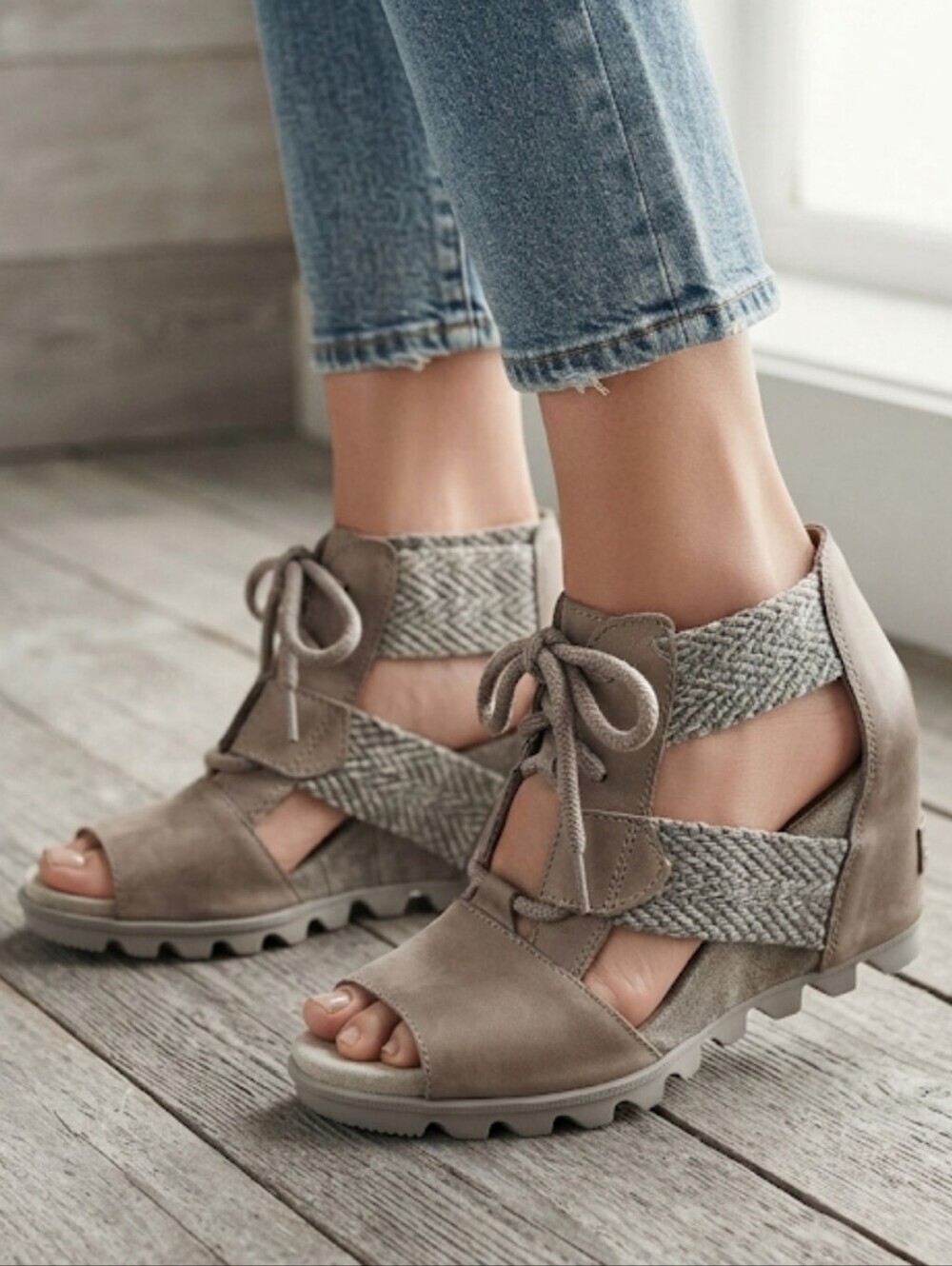 Sorel Women Ankle Leather Lace Up Tractor Wedge Platform Sandals shoes sz 6